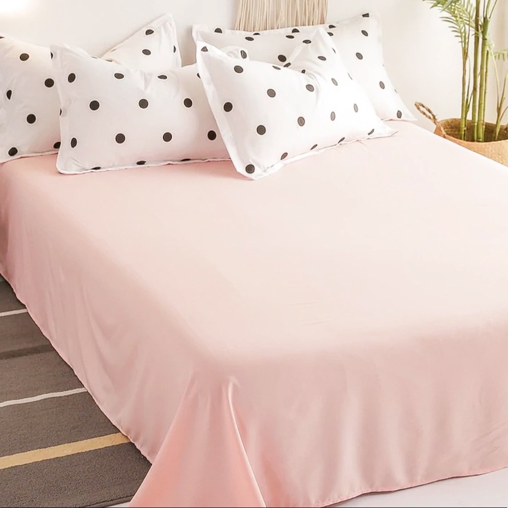 TWIN Pink and White Dotted Duvet and Sheet Set - Picture 3 of 6